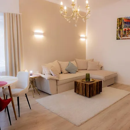 Homey Luxury- Entire House, Free Parking, Yard Cluj-Napoca Exterior photo