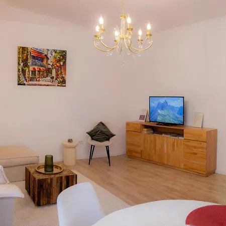 Homey Luxury- Entire House, Free Parking, Yard Cluj-Napoca Exterior photo
