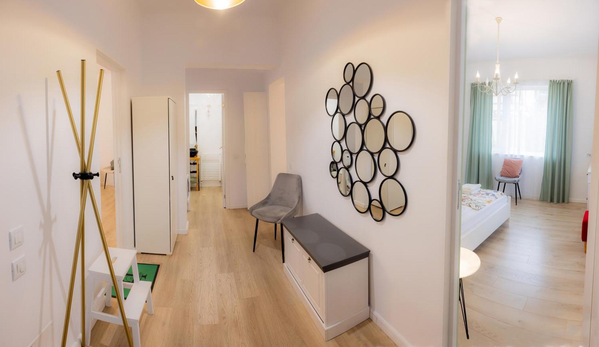 Homey Luxury- Entire House, Free Parking, Yard * Cluj-Napoca